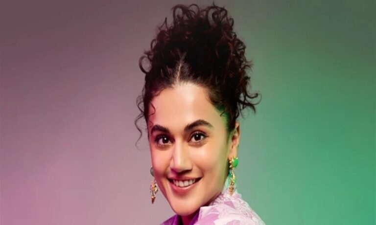 How to Keep Curly Hair Smooth and Frizz-Free